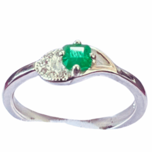 Anillo de Compromiso de Amor Propio - Plata Ley 925 con Esmeralda Natural – Elegancia Artesanal Colombiana