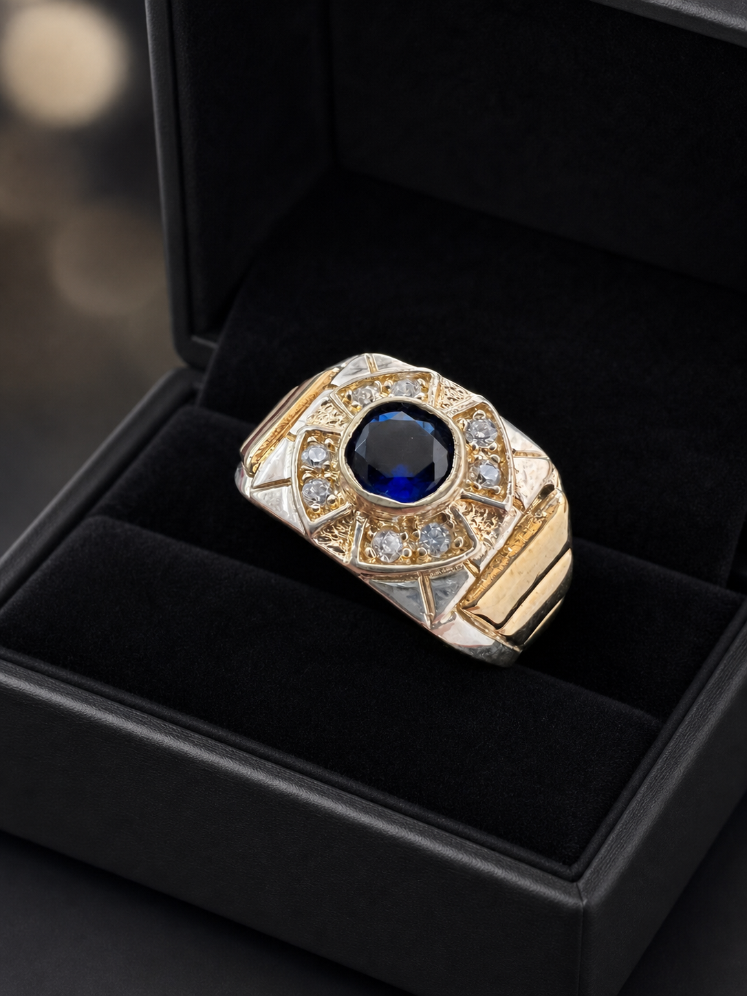 Elegancia que destaca: anillo de plata con piedra fantasía y facilidad de pago con Addi