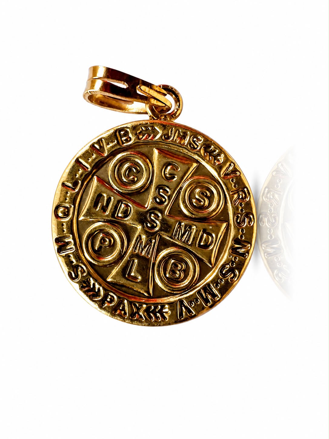 Medalla de San Benito: protección, elegancia y significado en una pieza de valor eterno, Plata Ley 925 con baño de Oro de 24K - Imagen 2